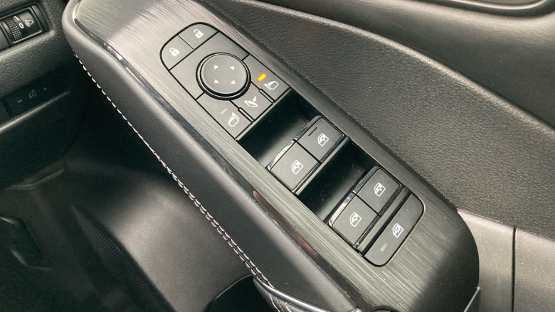 Nissan Qashqai 1.3 DiG-T MH N-Connecta 5dr Petrol Hatchback